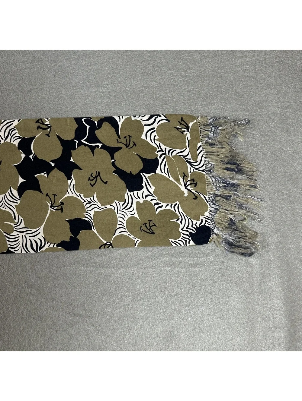 Vintage Floral Patterned Lightweight Scarf with Fringe Ends